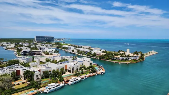 SLS Harbour Beach