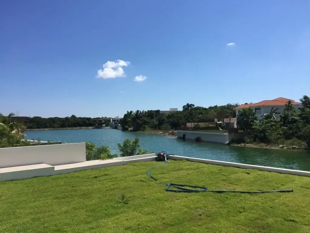CASA FRENTE A LAGO EN VENTA LAGOS DEL SOL - 1